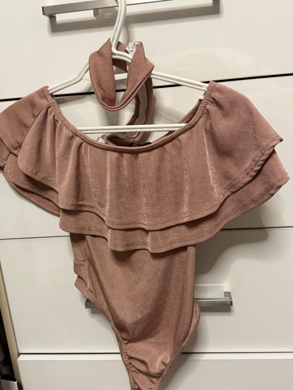 Missguided Off-Shoulder Ruffle Bodysuit in Dusty Rose